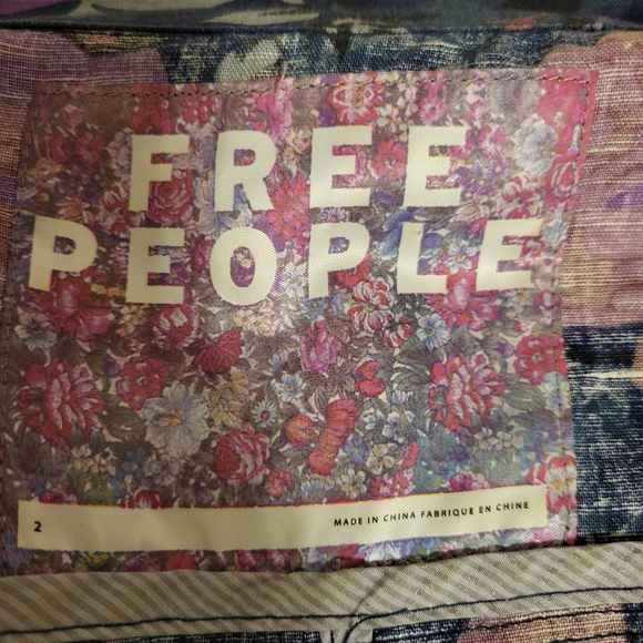 Great for Easter!!! Pretty Vintage Free People Floral Blazer - Picture 4 of 5